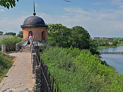 Дубенський замок – один з найстаріших в Україні, який добре зберігся і досі; на території замку є підземелля та маленький звіринець, обладнаний не так давно.