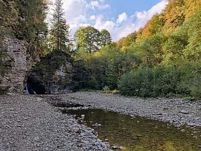 околиці Бухтівецького водоспаду