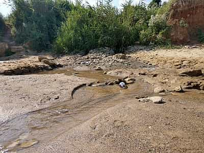 Вода з водоспаду Фонтанка впадає в Чорне море