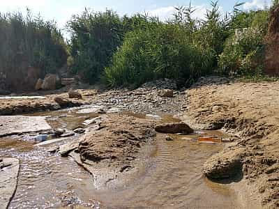 Вода з водоспаду Фонтанка впадає в Чорне море