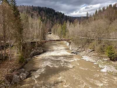 Річка Прут після водопаду Пробій