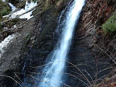 Женецький водоспад Гук в Івано-Франківській області.