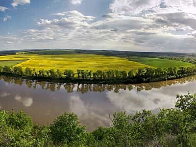 Дністровський каньйон - одне із семи чудес України. Це справжній природний комплекс, у якому можна забути про галас міста і дозволити природі очистити душу і думки від різних негараздів.