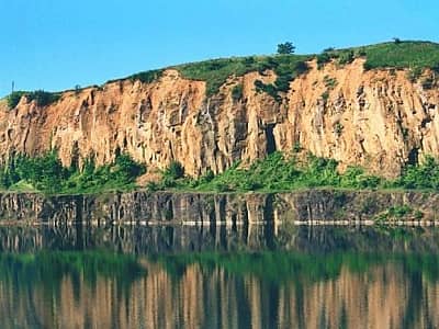 Ужгородський кар'єр у районі Радванка - найбільша водойма Закарпаття.