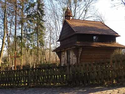 Музей народної архітектури та побуту у Львові імені Климентія Шептицького був заснований 1971 року. Як і всі традиційні музеї побуту, парк поділений на зони, кожна з яких відповідає певній етнографічній культурі: гуцульській, буковинській, подільській, во