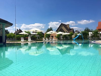 У комплексі "Wish Aqua & SPA Resort" є все необхідне для релаксу та відновлення сил. Особливої уваги заслуговує розкішна SPA-зона з великим вибором басейнів, як відкритих так і закритих, саун, хамамів та інших оздоровчих процедур.