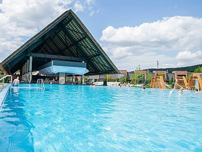 Пляжна зона ISLAND BEACH CLUB багатофункціонального заміського комплексу "EMILY RESORT" біля Львова 