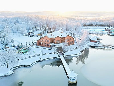 Релакс-комплекс "Шепільська" розташований в неподалік від прекрасних Карпат, між відомими курортами Моршин та Трускавець, з басейнами, SPA, водними гірками та іншим.