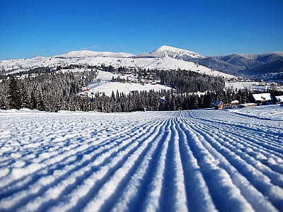 Гірськолижний курорт "Коза" в селі Яблуниця Івано-Франківської області