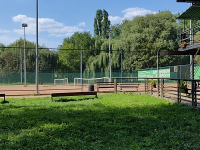 Тенісні корти в парку культури та відпочинку "Сопільче" (Топільче) в місті Тернопіль