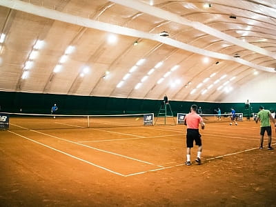 Великий теніс у комплексі відпочинку «Olympic Village» на околиці Києва. 