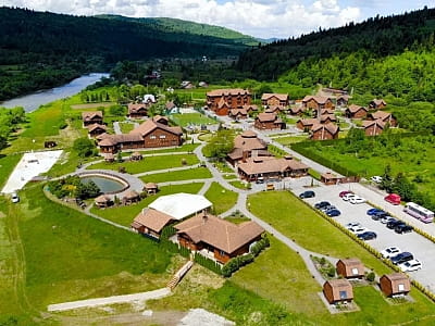 Насолоджуйтесь відпочинком у TAOR Karpaty Resort & Spa: комфортні номери, СПА, активні розваги, ресторан. Незабутні враження в серці Карпат!