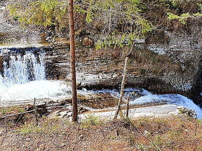 Черниківський водоспад - мальовничий водоспад в Надвірнянському районі