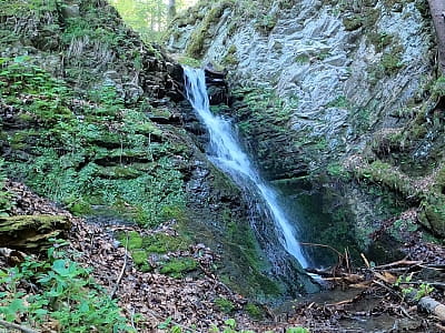 Водоспад Якубівка у Шешорах: чарівна природа Карпат