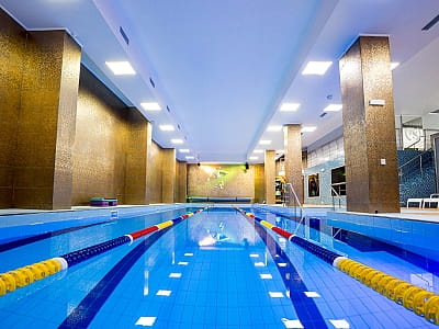 Відкритий басейн аквазони СПА-комплексу Relax Space в готелі “Франція”. 