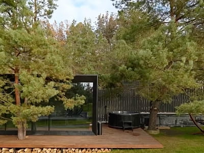 Чан та сауна в заміському комплексі Pine View біля Вінниці 