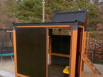 Дитячий майданчик в заміському комплексі Pine View біля Вінниці