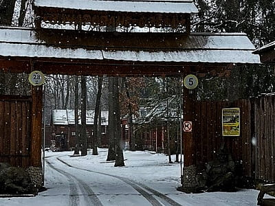 Відпочинок під Вінницею з басейном в заміському комплексі «Зачароване озеро»