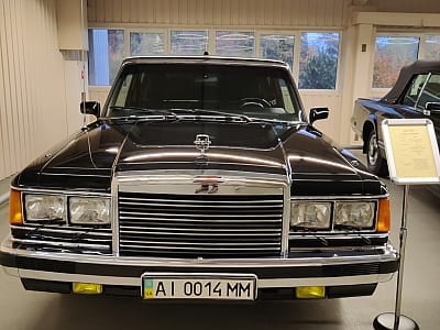 ЗІЛ 41047 в автомобільному музеї у Межигір’ї