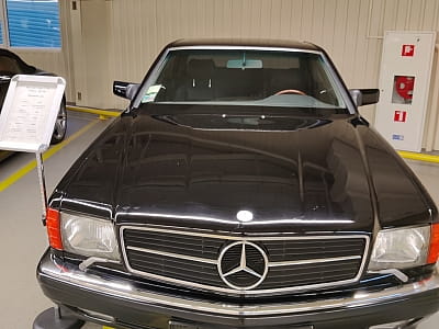 Mercedes-Benz C126 S60 SLC в автомобільному музеї у Межигір’ї