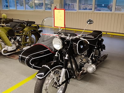 Мотоцикл BMW R69S в автомобільному музеї у Межигір’ї
