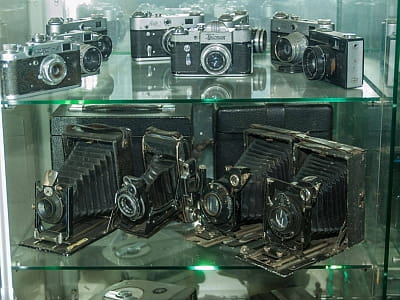 старі фотокамери в музеї АвтоМотоВелоФотоТелеРадіо у Вінниці 