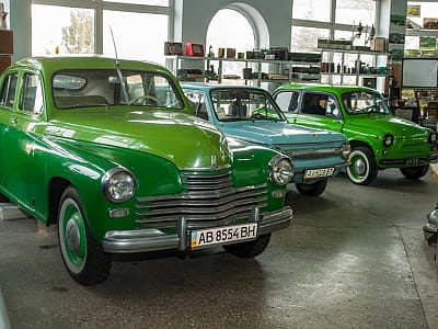 ретро-автомобілі в музеї АвтоМотоВелоФотоТелеРадіо у Вінниці 