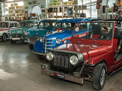 ретро-автомобілі в музеї АвтоМотоВелоФотоТелеРадіо у Вінниці 
