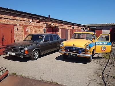 Дві унікальні Волги: газ-3102-00 і газ-21 у музеї «Автореліквія» в Харкові