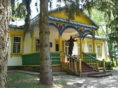 Будинок поміщика із села Вороньків Бориспільський району Київська області в музеї народної архітектури та побуту Середньої Наддніпрянщини