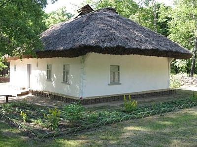 Комплекс споруд «Садиба гончара» в музеї народної архітектури та побуту Середньої Наддніпрянщини