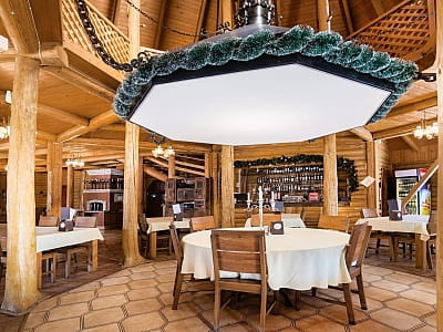 Ресторан à la carte Chalet в SPA-resort Аквадар в Черкаській області