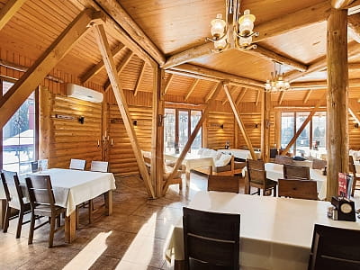 Ресторан à la carte Chalet в SPA-resort Аквадар в Черкаській області