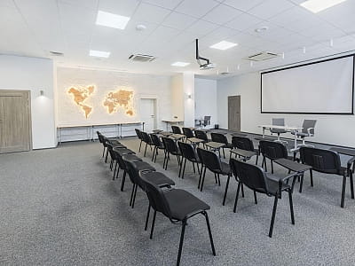 конференц зала в заміському комплексі Аквадар в Черкаській області