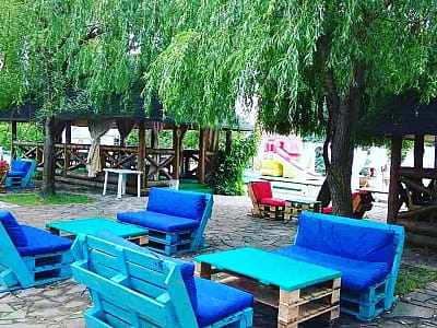 територія заміського комплексу Edem в селі Чубинське біля Києва 