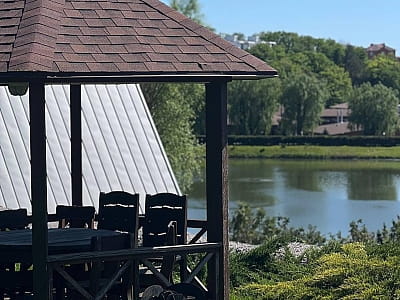 Альтанки в заміському комплексі Equides Club біля Києва 