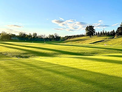 Гольф-центр в заміському комплексі Equides Club біля Києва 