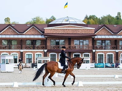 Кінний клуб в заміському комплексі Equides Club біля Києва 