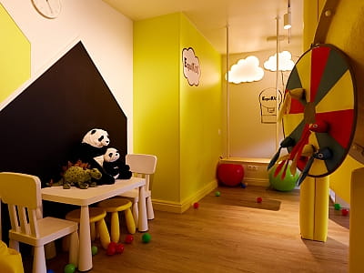дитячий клуб в заміському комплексі Equides Club біля Києва 