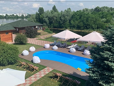 Заміський комплекс «Гніздо Зозулі» – ідеальне місце для відпочинку, святкувань і активного дозвілля на березі Дніпра в Києві.