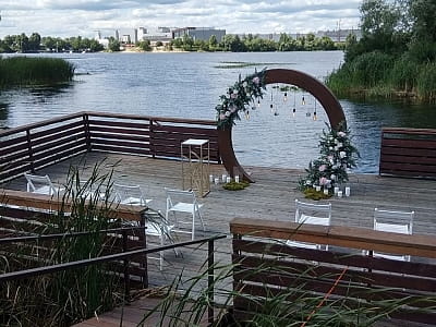 весільні церемонії в клубному комплексі "Гніздо Зозулі" що в Деснянському районі Києва