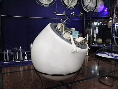 «Венера-7», перший дієвий космічний апарат, що сів на іншу планету 15.12.1970 еспозиції "Космос" в національному музеї космонавтики імені Сергія Павловича Корольова 