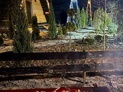 Відпочинок у затишних еко-будиночках біля озера в комплексі NA VODI — лазня, чан, квадроцикли, байдарки та BBQ. Ідеально для релаксу та розваг!