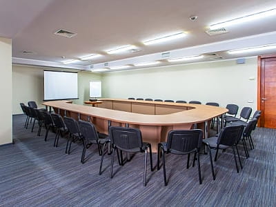 Конференц-зала на 65 осіб в заміському комплексі Platium в селищі Козин біля Києва