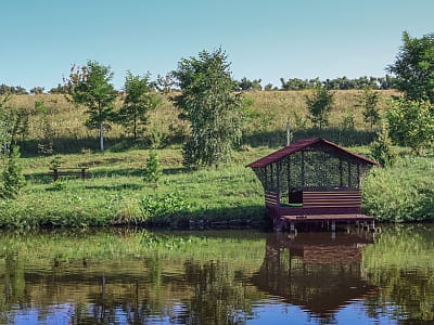 Альтанка на воді в заміському комплексі Relax Club біля Бердичева
