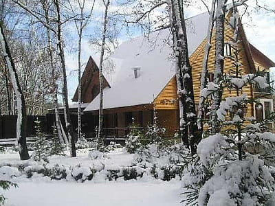Відпочинковий комплекс "Романківська Садиба" із рестораном, лазнею та басейнами