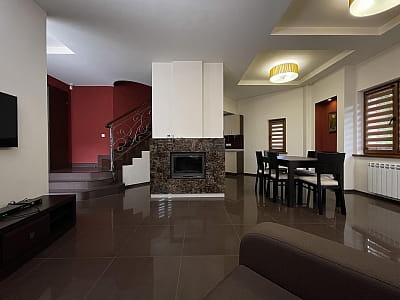 Кімнати та котеджі в заміському комплексі TITA Family House у селі Гнідин, Київської області