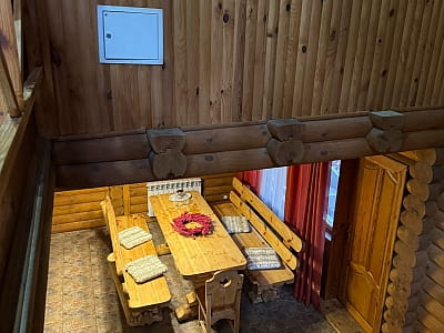 Зона відпочинку лазні в заміському комплексі Tysha Forest Club в селі Романків біля Києва 