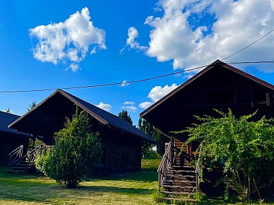 Затишні будиночки в заміському готельно-ресторанному комплексі «Джерело»