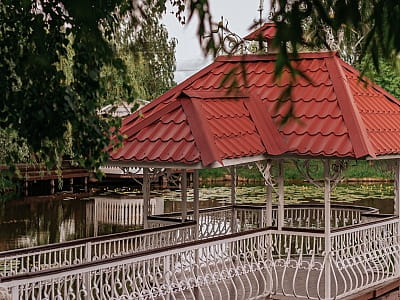 альтанки в заміському комплексі «Княжий Двір» в селі Княжичі Київської області